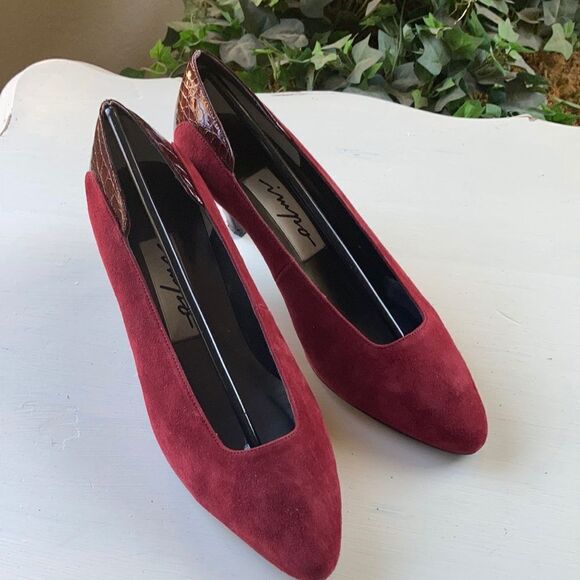 Impo Women’s Suede Slip-On Pumps Size 7B - Picture 1 of 12